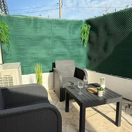 06cp - Beautiful T2 Super Equipped With Terrace