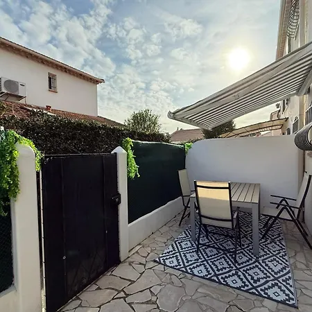 Apartmán 06cp - Beautiful T2 Super Equipped With Terrace *