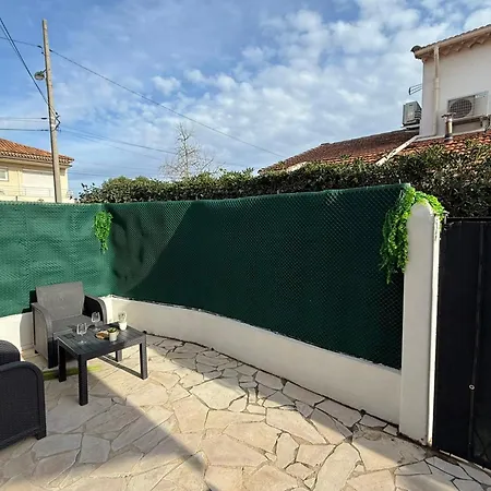 06cp - Beautiful T2 Super Equipped With Terrace Apartmán