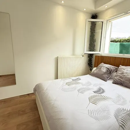 06cp - Beautiful T2 Super Equipped With Terrace Apartmán