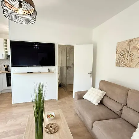 06cp - Beautiful T2 Super Equipped With Terrace Apartmán Villeneuve-Loubet