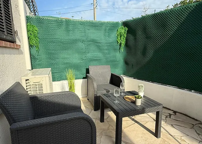 06cp - Beautiful T2 Super Equipped With Terrace